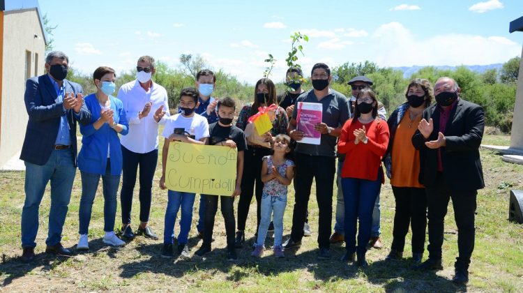 Familias de Cortaderas cumplieron el sueño de la casa propia