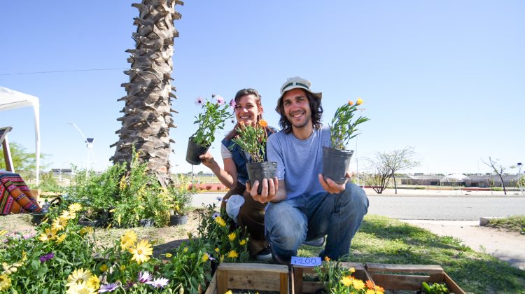 Las familias de Villa Mercedes disfrutaron de una nueva edición de la Feria de Pequeños y Medianos Productores en La Pedrera