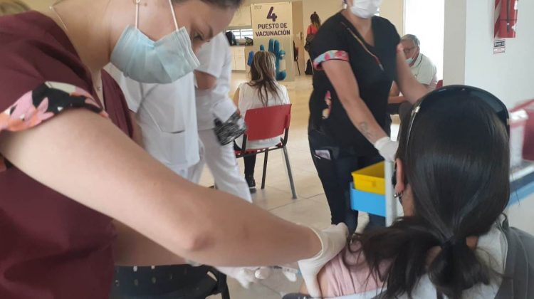 Continúa la campaña de vacunación en el Hospital “Madre Catalina Rodríguez”