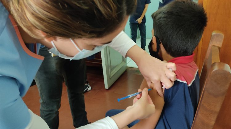 Continuó este lunes la campaña de vacunación en las escuelas de Merlo