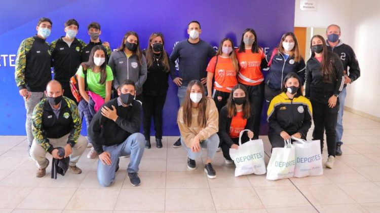 Handball: Cintia Ramírez recibió a los equipos puntanos que competirán en el Torneo Nacional de juveniles