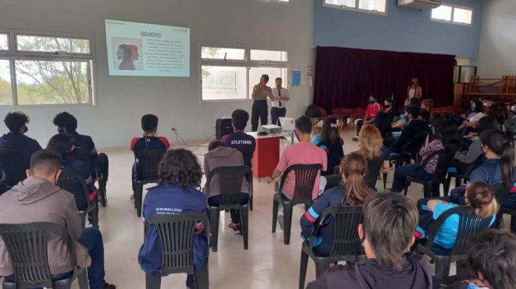 Equidad de géneros: desarrollan talleres en escuelas de la provincia