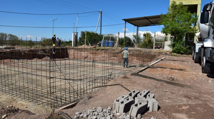 Obras para el departamento Chacabuco: ponen en valor la planta potabilizadora de Renca y construyen una línea de media tensión sobre la Ruta Provincial 40