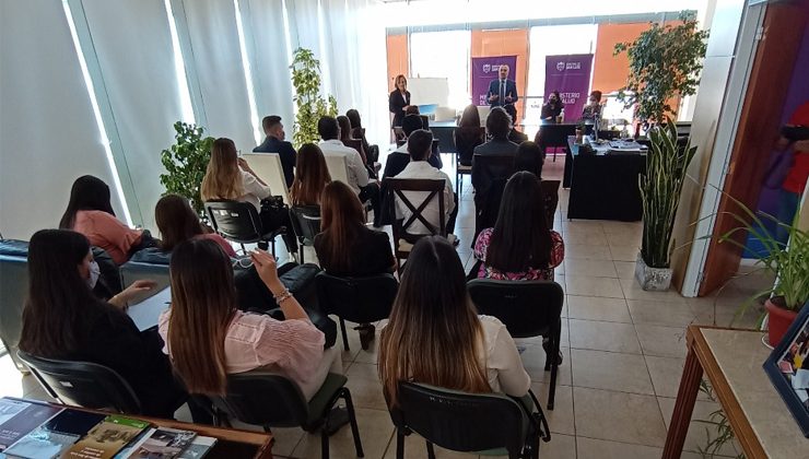 Alumnos de la Universidad Católica de Cuyo visitaron el Ministerio de Salud