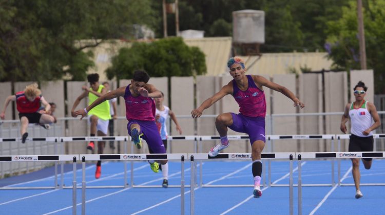 Bruno De Genaro y Tomás Páez, oro y plata en 400 metros con vallas