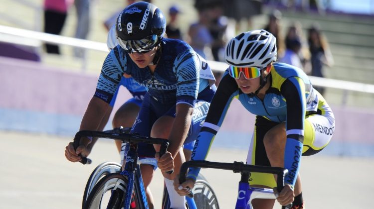 La merlina Rocío Ozán fue medalla de plata en scratch femenino de ciclismo