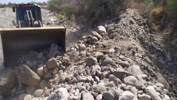 Trabajan en la puesta en valor y limpieza de más de 12.000 metros del Canal La Legua