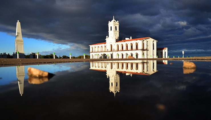 Miércoles con cielo mayormente cubierto, fresco y con viento del sureste