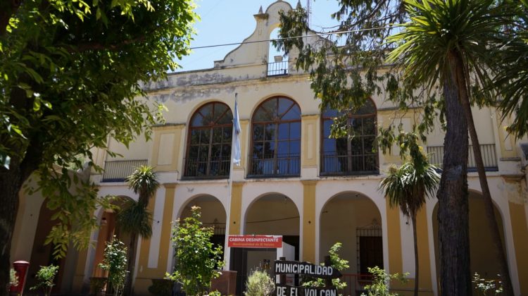 En plena ejecución: se refacciona el Edificio Administrativo, Cultural y la Comisaría de El Volcán.