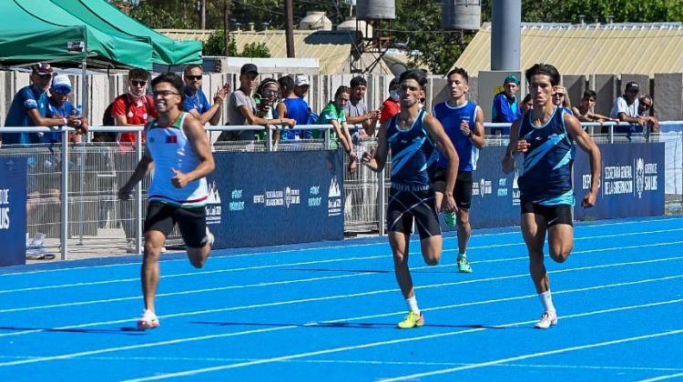 El atletismo suma dos medallas más para San Luis: Tomás Páez y Ever Illesca suben al podio en 400 metros llanos