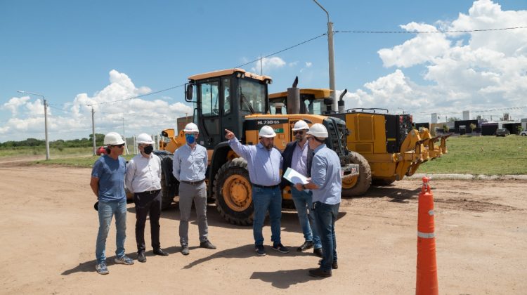 El ministro Rodríguez Saá inspeccionó las nuevas viviendas, el acceso por rutas N°7 y N°8, la pavimentación de 40 cuadras y bicisendas