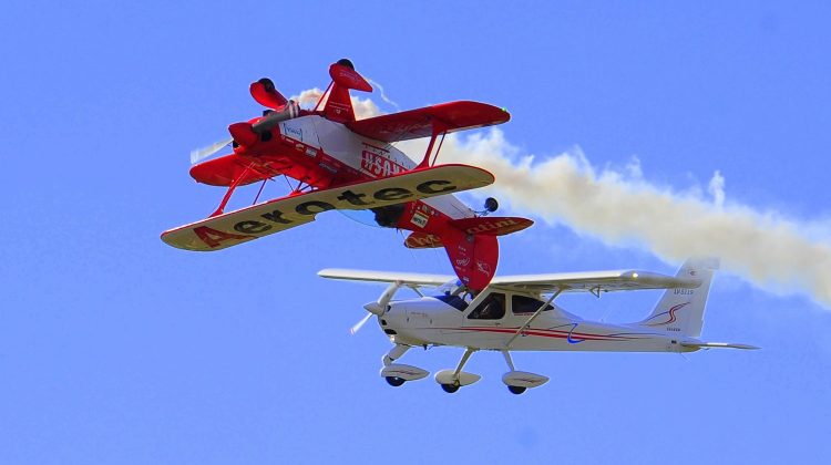 Con la pasión por volar y cuidar el cielo