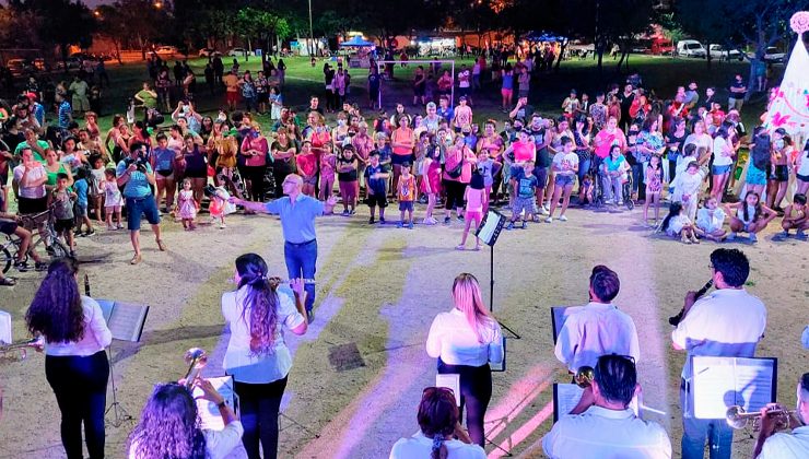 Cultura en tu Barrio pasó por la plaza “Maximiliano Toro”