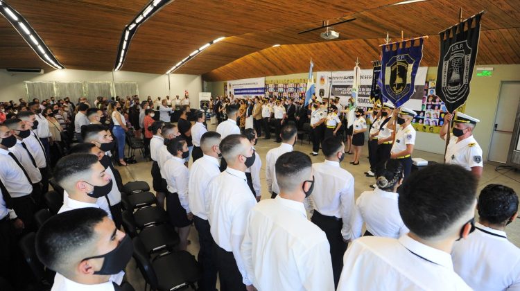 Egresaron más de 100 cadetes del Instituto Superior de Seguridad Pública