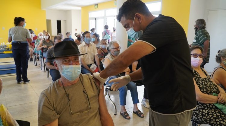 Avanza la aplicación de dosis de refuerzo en el Hospital “Madre Catalina Rodríguez”