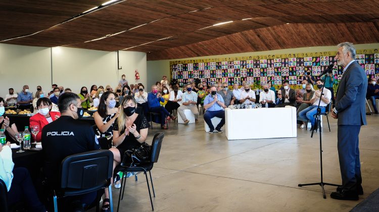 “Los empleados públicos nacionales podrán solicitar créditos blandos con baja tasa de interés”