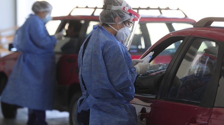 Comenzó a funcionar el centro de hisopados móvil en el Hospital Central “Dr. Ramón Carrillo”