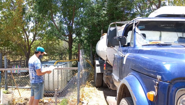 San Luis Agua asiste a usuarios de agua cruda de las zonas comprometidas por la falta de precipitaciones