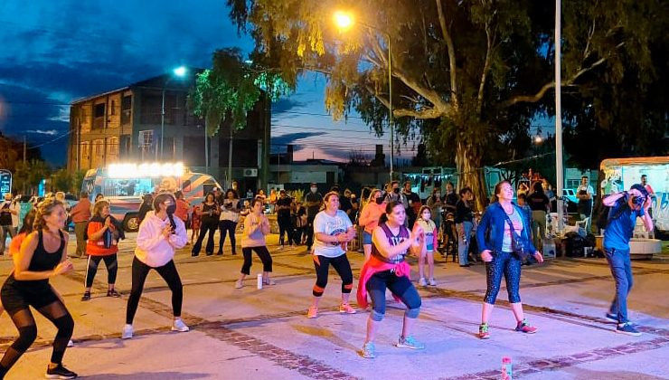 “Cultura en tu Barrio” pasó por la Plaza “9 de Julio”