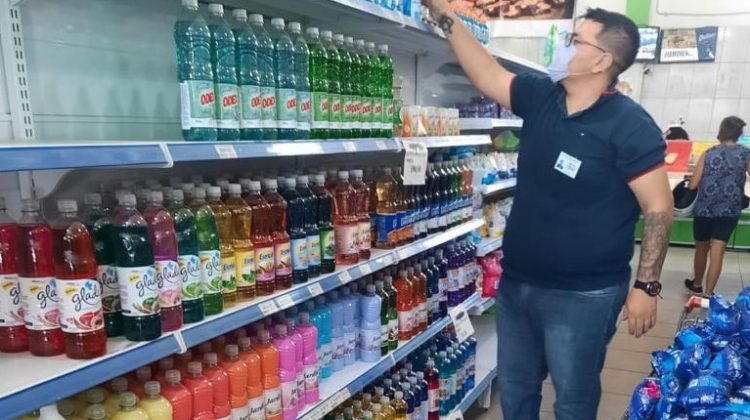 Defensa del Consumidor labró actas de infracción a dos comercios por exhibición de productos vencidos 