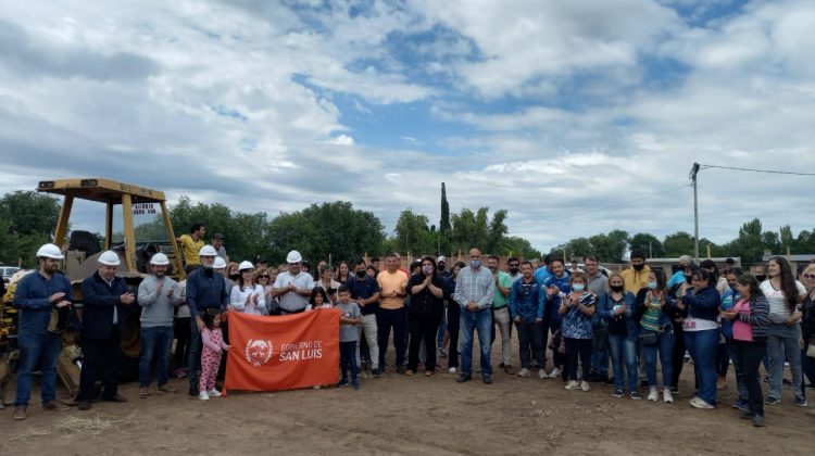 El Gobierno provincial inició este martes la construcción de 49 viviendas en 4 localidades