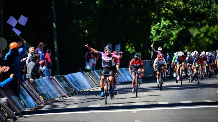 Vuelta del Porvenir femenina: Eliana Tocha se quedó con la primera etapa