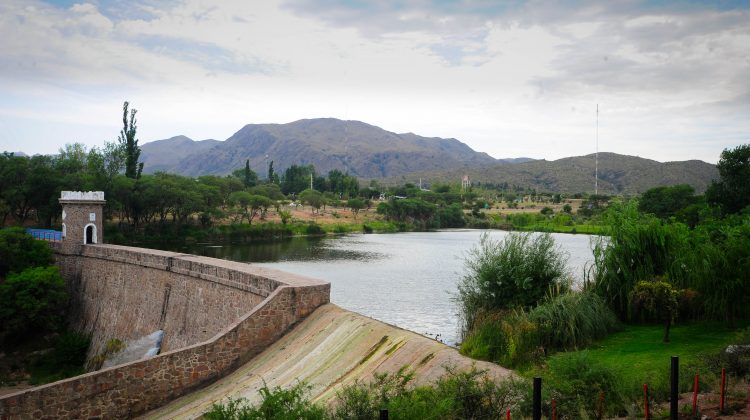 Pronostican una jornada calurosa, pero las probables lluvias de la tarde refrescarían la jornada