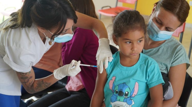 Merlo: el Ministerio de Salud continúa con la campaña de vacunación en toda la provincia