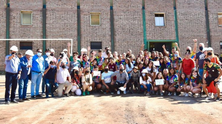 Comenzó la obra para que el club ASEBA tenga su cancha de césped sintético