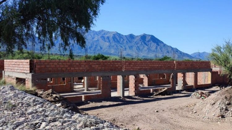 Ya puede verse la estructura de la futura escuela de la ciudad de La Punta