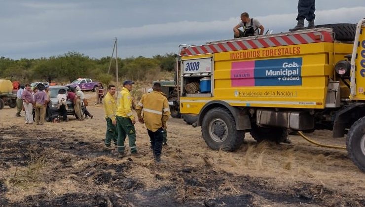 La Brigada puntana continúa luchando contra el fuego en Corrientes: la llegada de la lluvia brindó un alivio