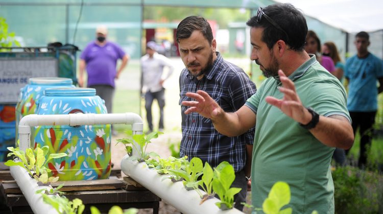 El ministro Lavandeira inauguró la Granja Integral Agroecológica en Cruz de Piedra