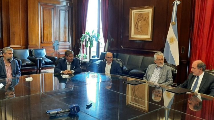 El gobernador mantiene una reunión con autoridades del Banco Nación