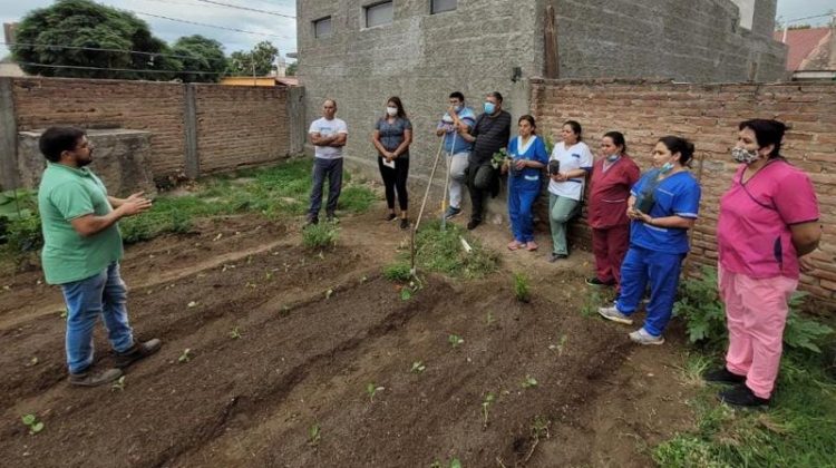 El Ministerio de Producción continúa con el asesoramiento en agroecología a instituciones