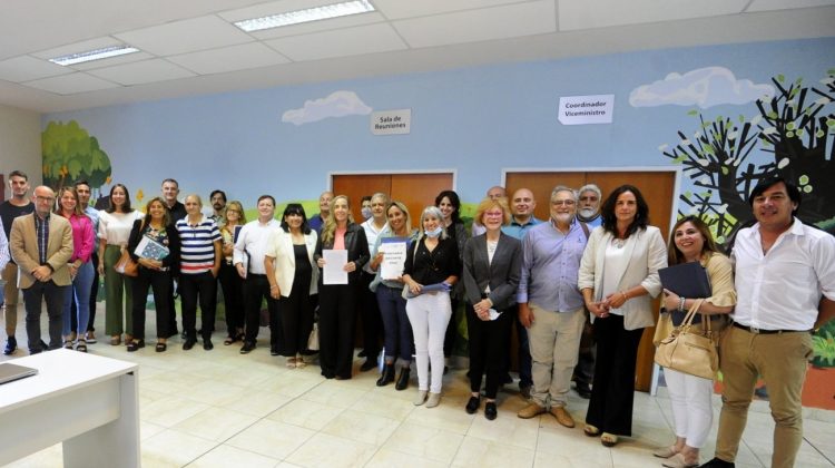 Diálogo, consenso y conformidad de los gremios en la primera reunión de Paritarias Docentes