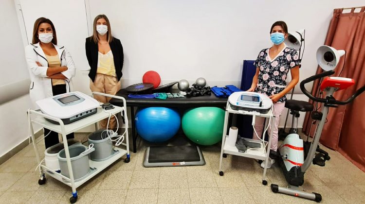 El Ministerio de Salud entregó importante equipamiento para rehabilitación kinésica, al hospital “Madre Catalina Rodríguez”