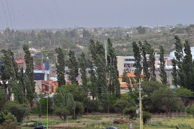 Pronostican vientos intensos en toda la provincia y la llegada de un frente frío