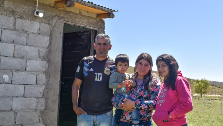 “Mi Energía Rural” llegó a una familia del paraje Piedra Bola