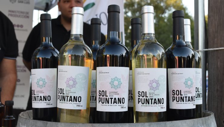 Sol Puntano presentó la nueva etiqueta de sus vinos, inspirada en la fauna autóctona