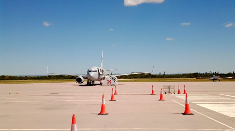 Este lunes se concretó un nuevo vuelo del Boeing 737 al aeropuerto Valle del Conlara y Villa Reynolds