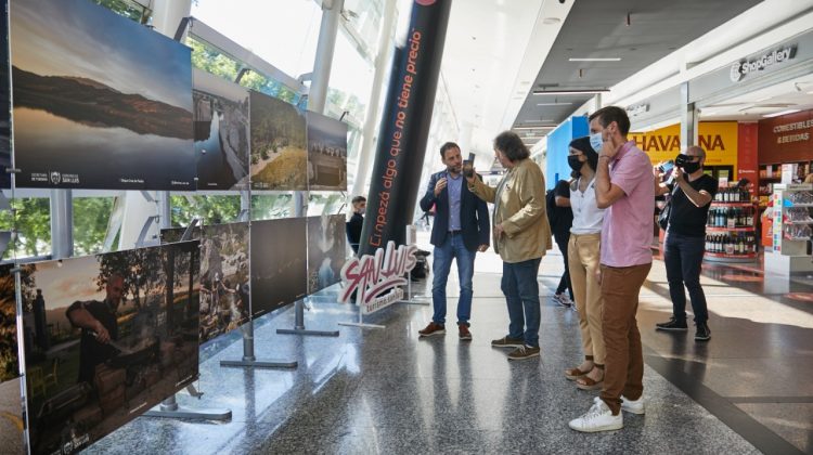 Ciudad de Buenos Aires: Macagno inauguró la muestra fotográfica “Respirá San Luis”