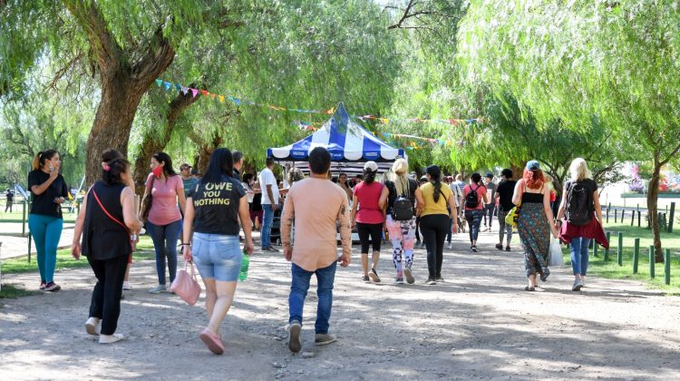 Con gran convocatoria, se realizó la primera Feria de Pequeños y Medianos Productores del año