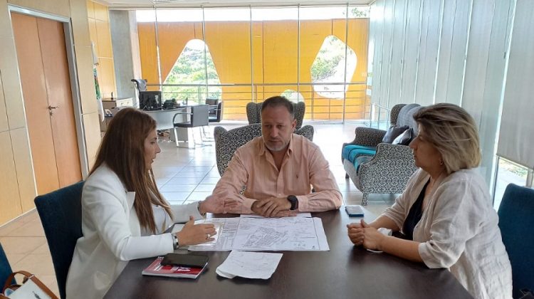 El secretario de Vivienda se reunió con la intendenta de San Jerónimo para encarar acciones conjuntas