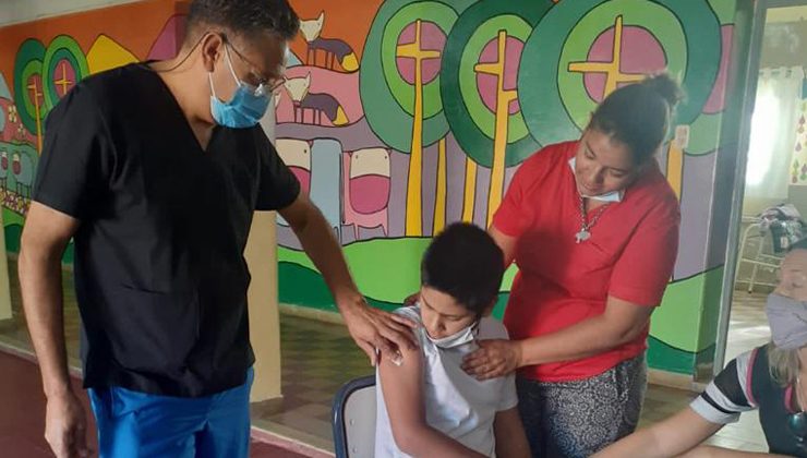 El Ministerio de Salud continúa la campaña de vacunación escolar