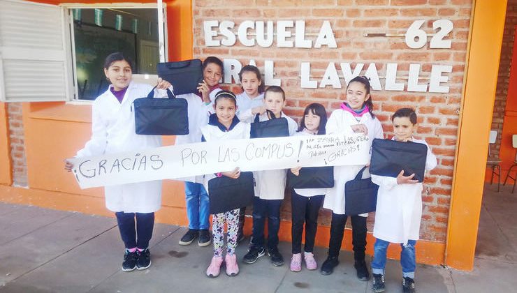 131 Alumnos de escuelas rurales ya recibieron su computadora