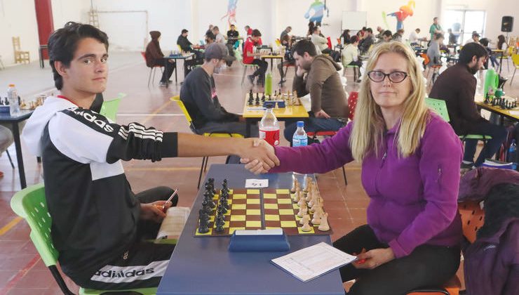 La Toma celebró sus 116 años con un torneo que convocó a ajedrecistas de todo el país