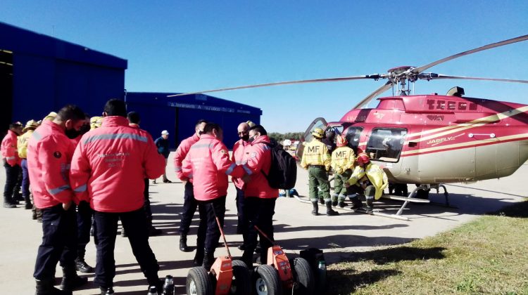 Brigadistas del Plan Nacional de lucha contra el fuego, realizaron ejercicios de práctica en el Aeropuerto Valle del Conlara