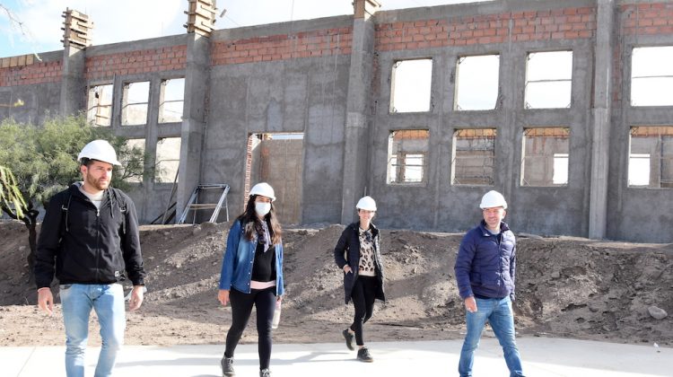 Con un diseño innovador y amigable con el ambiente, la nueva escuela de la ciudad de La Punta ya supera el 50% de avance de obra