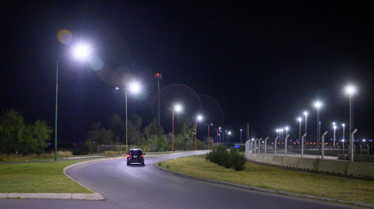 Infraestructura Energética: continúa la modernización del sistema de iluminación vial en la Costanera Sur de Villa Mercedes