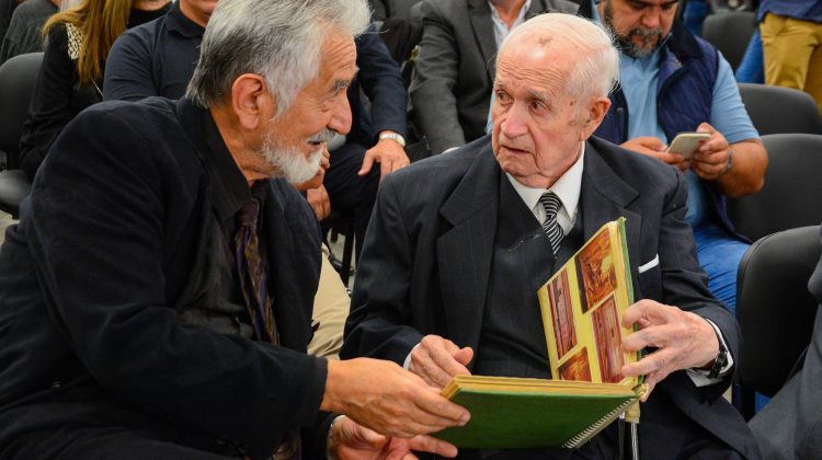 Alfredo Calderón Battini, el creador del escudo provincial tallado en nogal